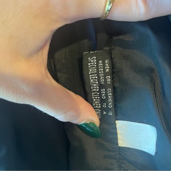 90s Wilsons Leather Classic Black 100% Leather Vest size Large EUC - Picture 6 of 15